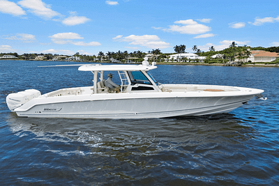 BOATZON | Boston Whaler 380 OUTRAGE 2018