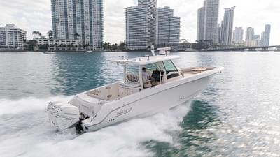 BOATZON | Boston Whaler 380 Outrage 2020