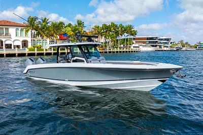 BOATZON | Boston Whaler 380 Outrage 2024