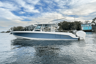 BOATZON | Boston Whaler 380 Outrage 2024