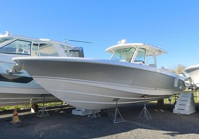 BOATZON | Boston Whaler 380 Outrage 2025