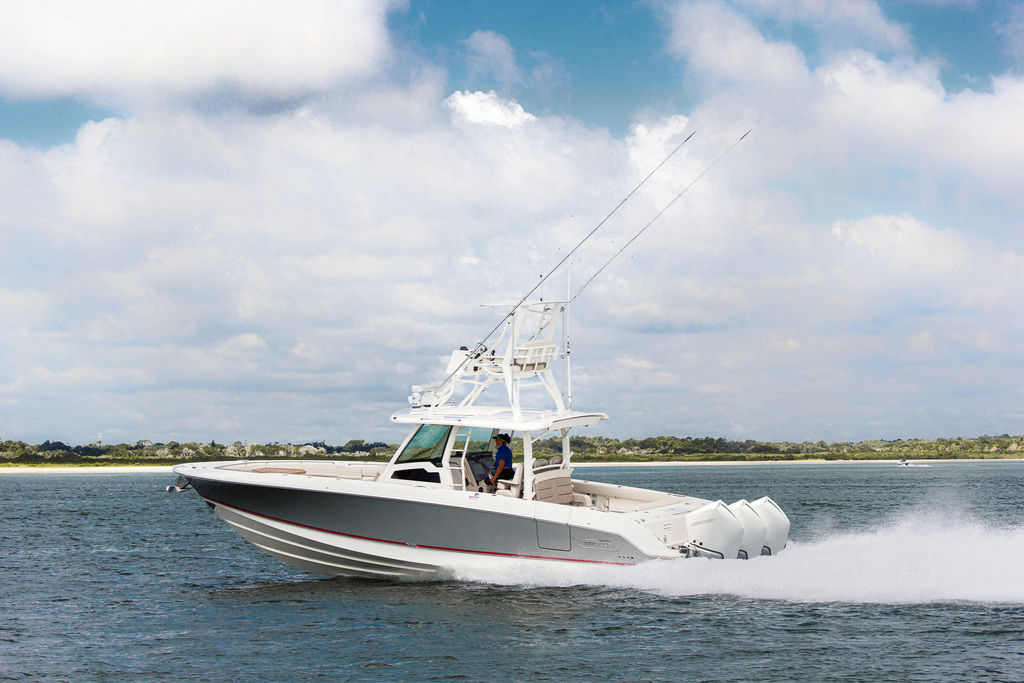 Boston Whaler 380 Outrage 2025