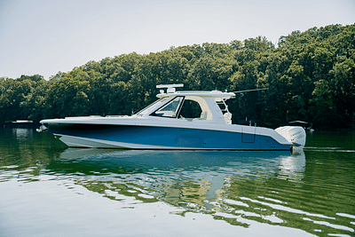 BOATZON | Boston Whaler 380 REALM 2020