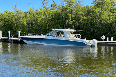 BOATZON | Boston Whaler 380 REALM 2022