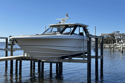 BOATZON | Boston Whaler 380 Realm 2023