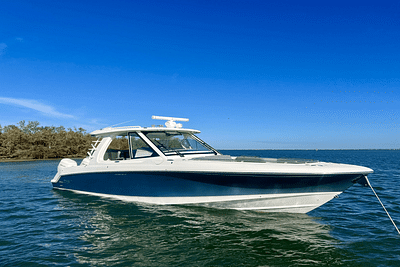 BOATZON | Boston Whaler 380 Realm 2023