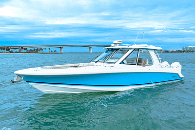 BOATZON | Boston Whaler 380 REALM 2023