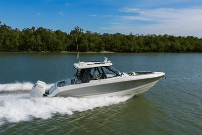 BOATZON | Boston Whaler 380 REALM 2024