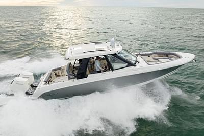 BOATZON | Boston Whaler 380 Realm 2025