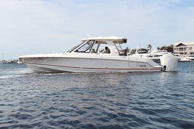 BOATZON | Boston Whaler 380 Realm 2025