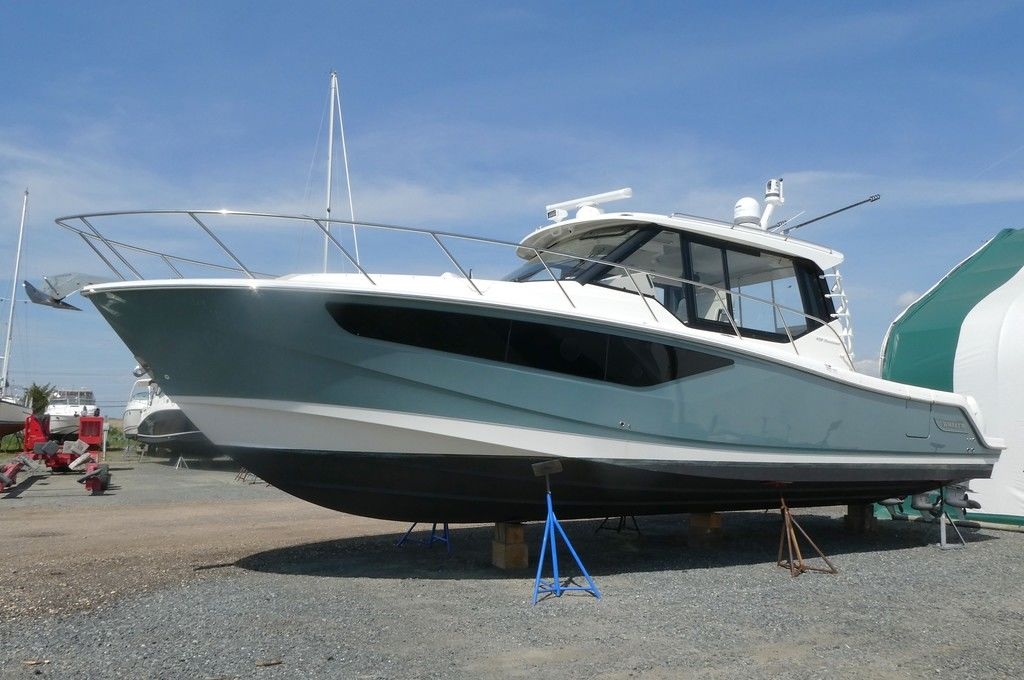 2021 Boston Whaler 405 Conquest - Sold Boat