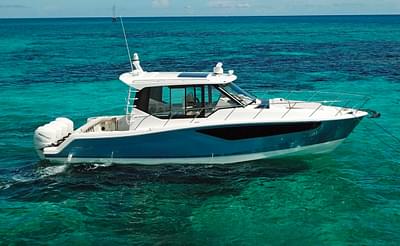 BOATZON | Boston Whaler 405 Conquest 2021