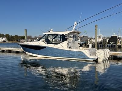 BOATZON | Boston Whaler 405 Conquest 2021