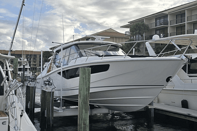 BOATZON | Boston Whaler 405 CONQUEST 2023