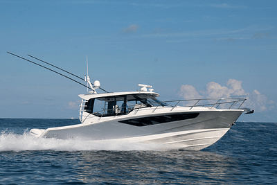 BOATZON | Boston Whaler 405 Conquest 2025