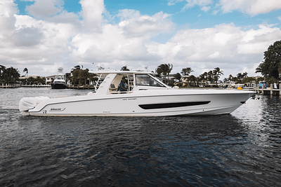 BOATZON | Boston Whaler 420 OR 2018