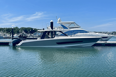 BOATZON | Boston Whaler 420 Outrage 2024