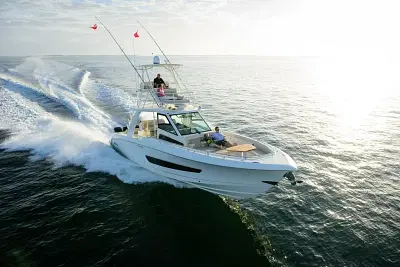 BOATZON | Boston Whaler 420 Outrage 2025