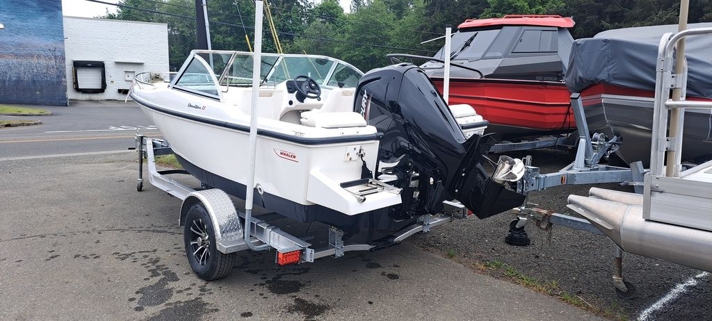 1995 Boston Whaler Dauntless 17 OB - Sold Boat