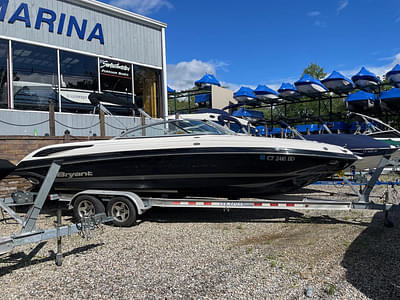 BOATZON | Bryant 246 Bowrider 2009