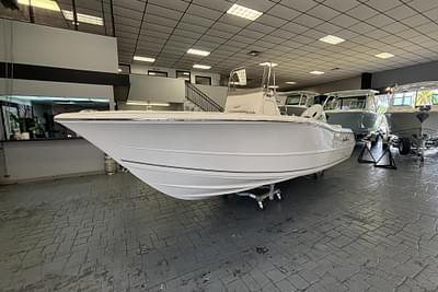 BOATZON | Bulls Bay 200 Center Console 2025