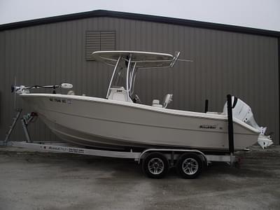 BOATZON | Bulls Bay 230 Center Console 2023