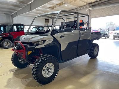 BOATZON | Can-Am® Defender MAX X mr with HalfDoors HD10 Hyper Silver  Legion Red 2025