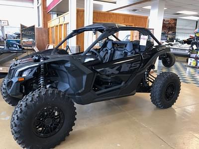 BOATZON | Can-Am® Maverick X3 X rs Turbo RR Triple Black 2025 BOATZON | Can-Am® Maverick X3 X rs Turbo RR Triple Black 2025