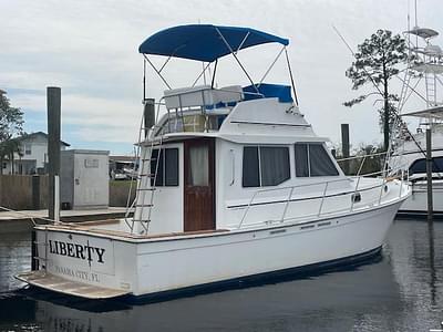 BOATZON | 1990 Cape Dory 33 Flybridge Cruiser BOATZON | 1990 Cape Dory 33 Flybridge Cruiser