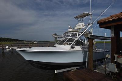 BOATZON | Carolina Classic Express with Marlin Tower 2001