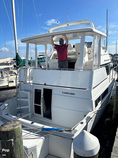 BOATZON | Carver 400 Cockpit Aft Cabin
