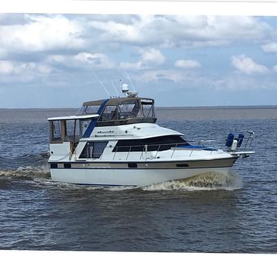 BOATZON | 1988 Carver 42 Aft Cabin Motoryacht