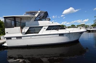 BOATZON | Carver 4207 Bow Thruster 1987