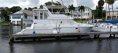 BOATZON | Carver 430 Cockpit Motor Yacht