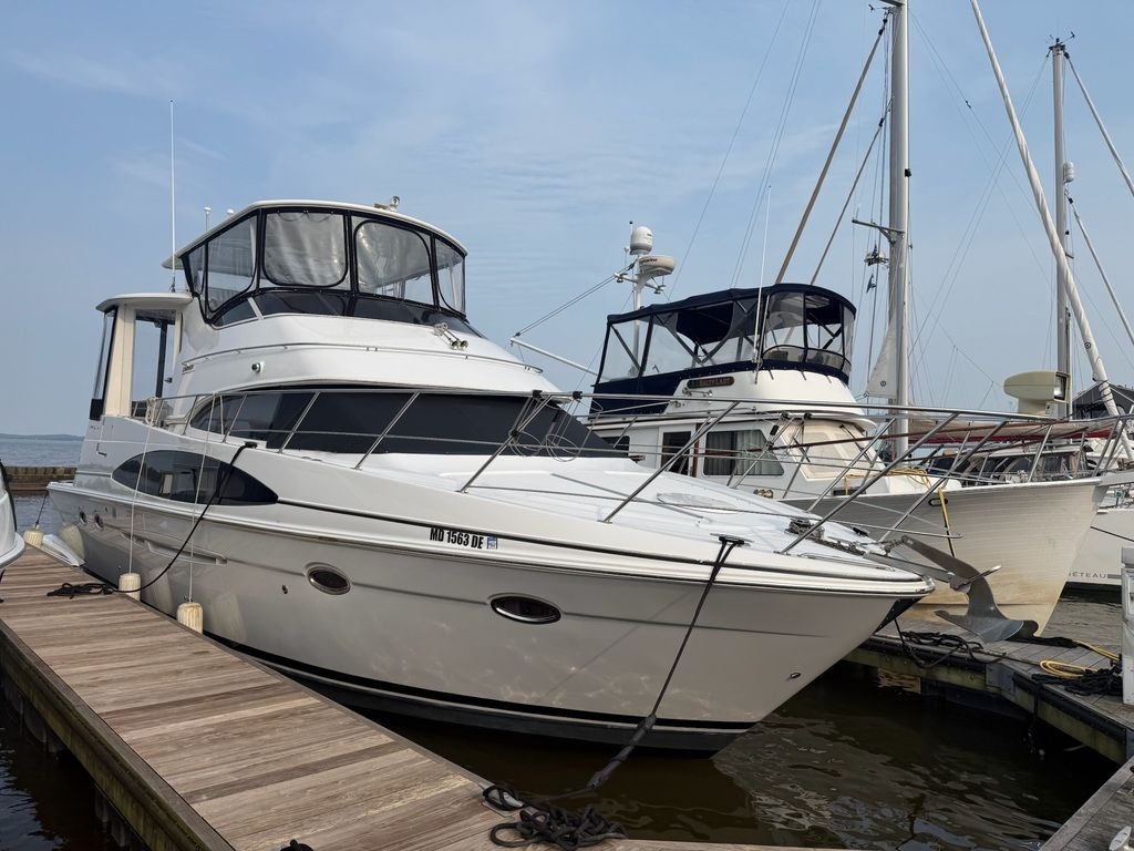 2003 Carver 444 Cockpit Motor yacht - Sold Boat
