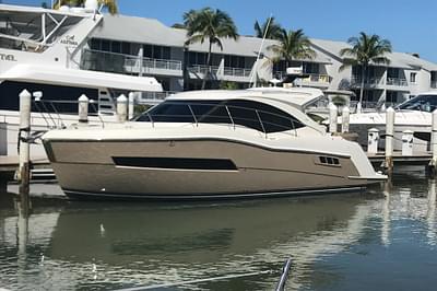 BOATZON | Carver C37 Coupe 2016