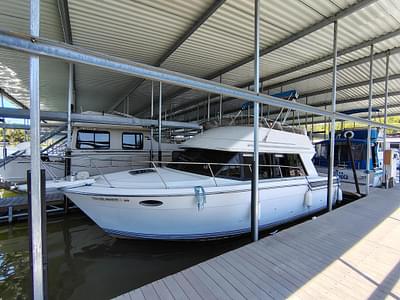 BOATZON | Carver Command Bridge 28 1992 BOATZON | Carver Command Bridge 28 1992