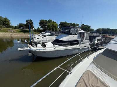 BOATZON | Carver Yachts 356 Motor Yacht 2002