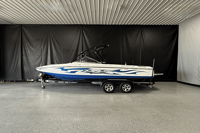 BOATZON | Centurion AVALANCHE 2008
