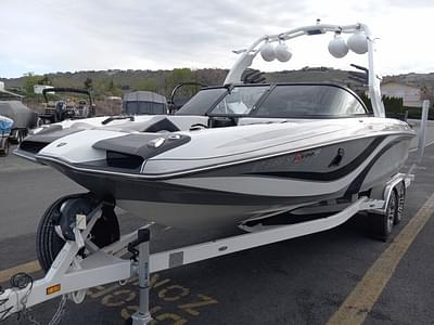 BOATZON | Centurion Enzo FS44 2015