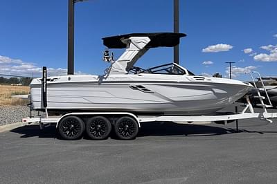 BOATZON | Centurion Ri245 2025