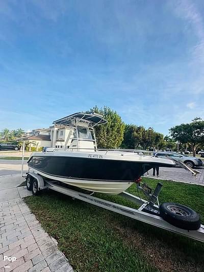 BOATZON | Century 2200 CC