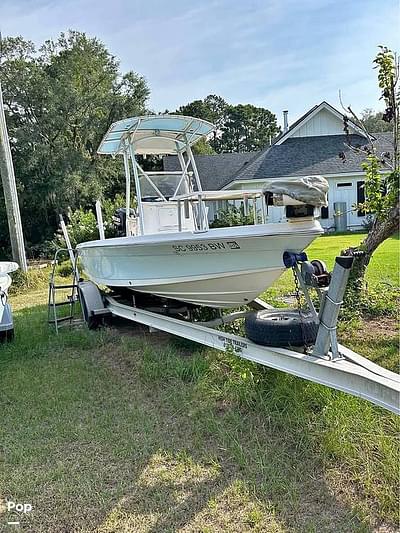 BOATZON | Century 2202 Bay