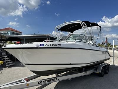 BOATZON | Century Boats 2350 Dual Console 2014