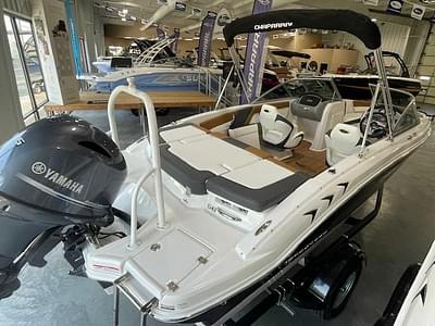 BOATZON | Chaparral 19 SSi OB 2025