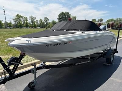 BOATZON | Chaparral 19 SSI OB Ski Fish 2020 BOATZON | Chaparral 19 SSI OB Ski Fish 2020