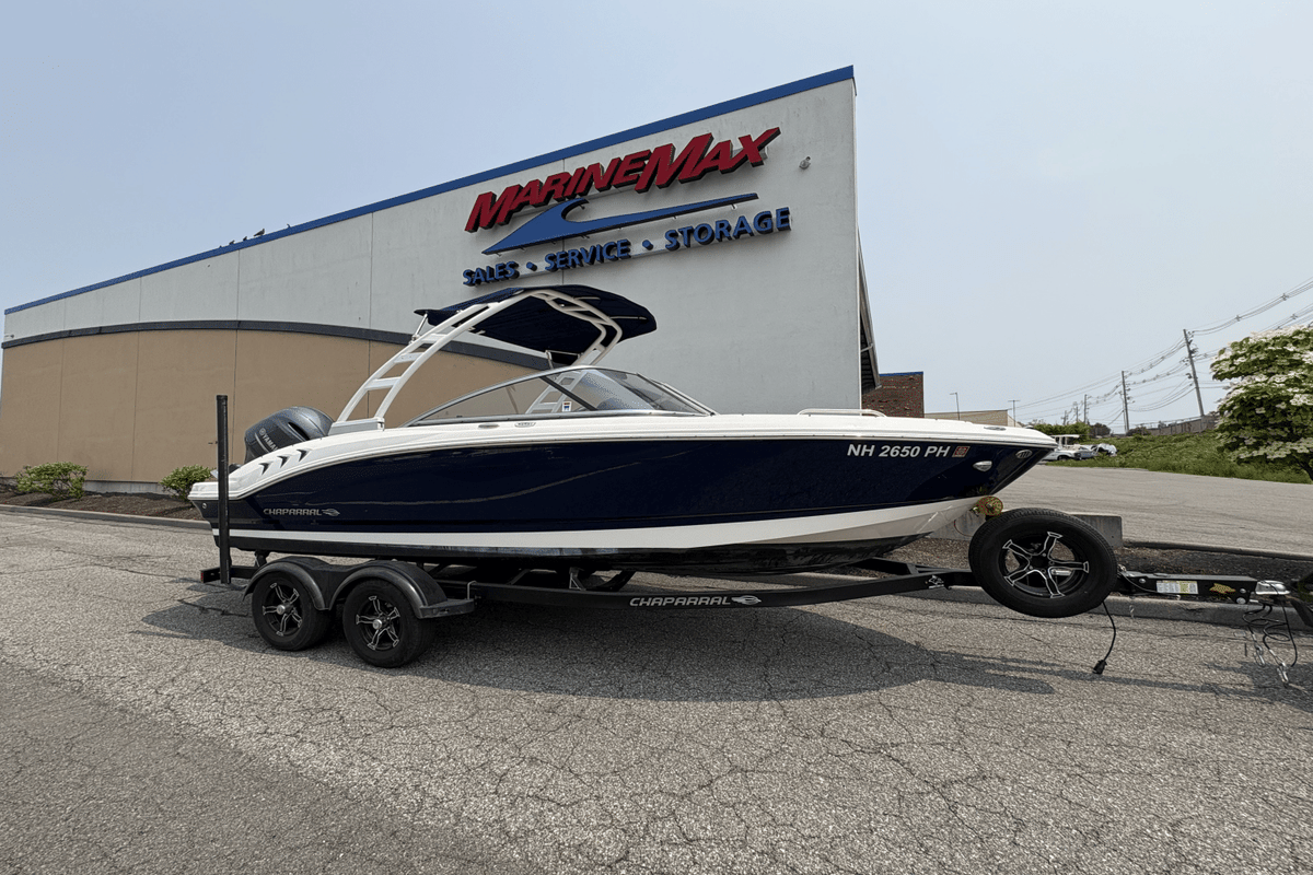2023 Chaparral 21 SSI OUTBOARD - Sold Boat