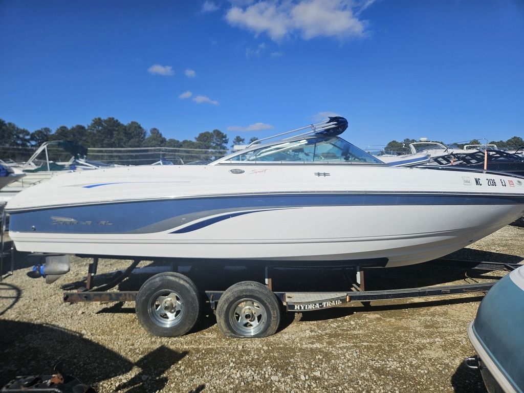 2001 CHAPARRAL 216SS - Sold Boat