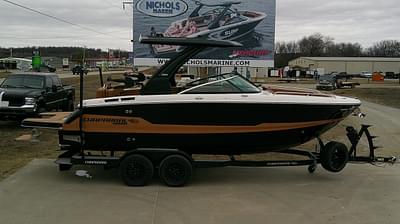 BOATZON | Chaparral 26 Surf 2025