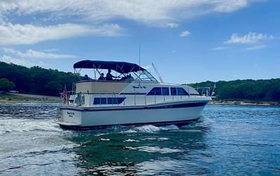 BOATZON | 1985 Chris-Craft Catalina 381 BOATZON | 1985 Chris-Craft Catalina 381